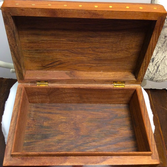 Wood with brass inlay box - Picture 6 of 8